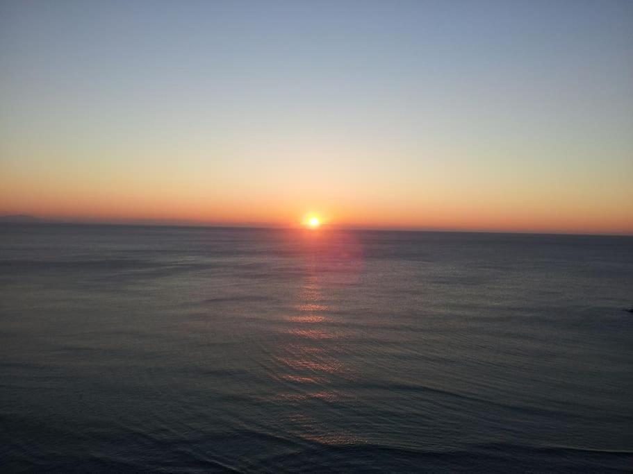 Seafront Apartment With Open-Air Heated Pool Fuengirola Buitenkant foto