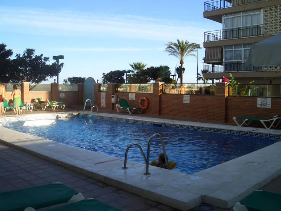 Seafront Apartment With Open-Air Heated Pool Fuengirola Buitenkant foto